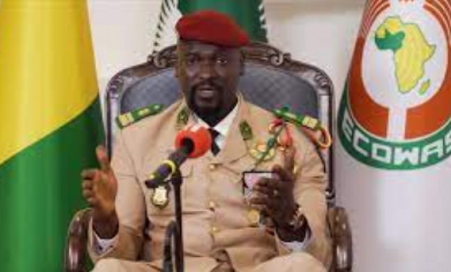 Transition guinéenne : Le colonel Doumbouya se hâte lentement